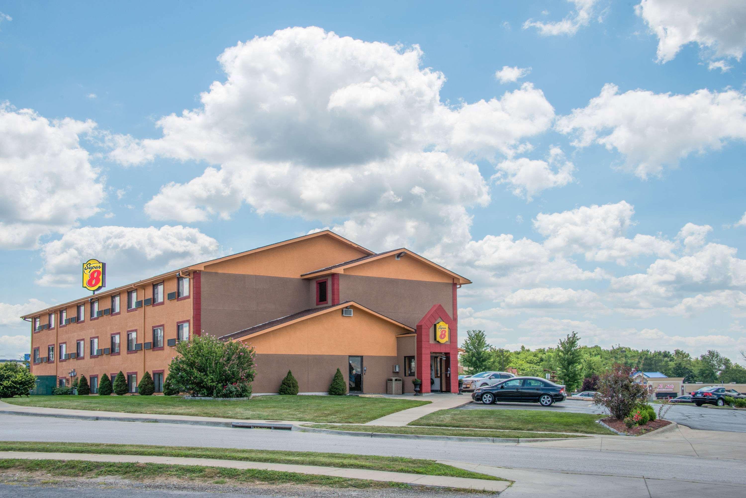 Super 8 By Wyndham Kansas City At Barry Road/Airport Buitenkant foto