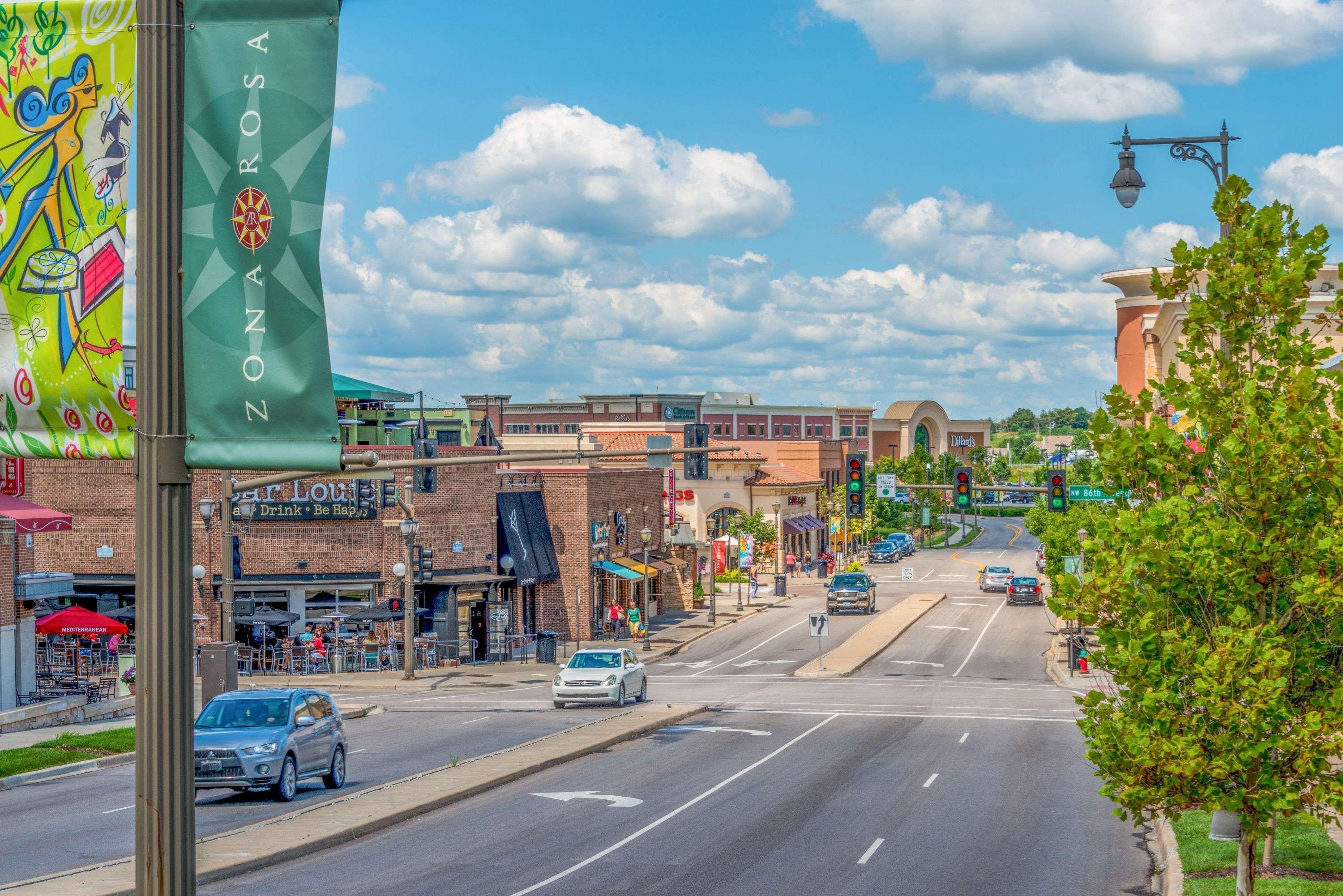 Super 8 By Wyndham Kansas City At Barry Road/Airport Buitenkant foto