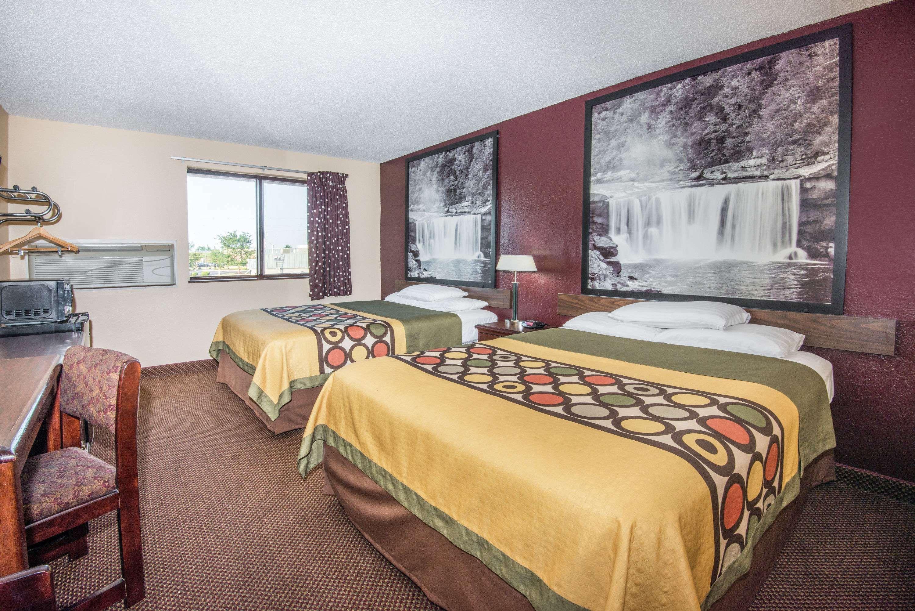 Super 8 By Wyndham Kansas City At Barry Road/Airport Buitenkant foto