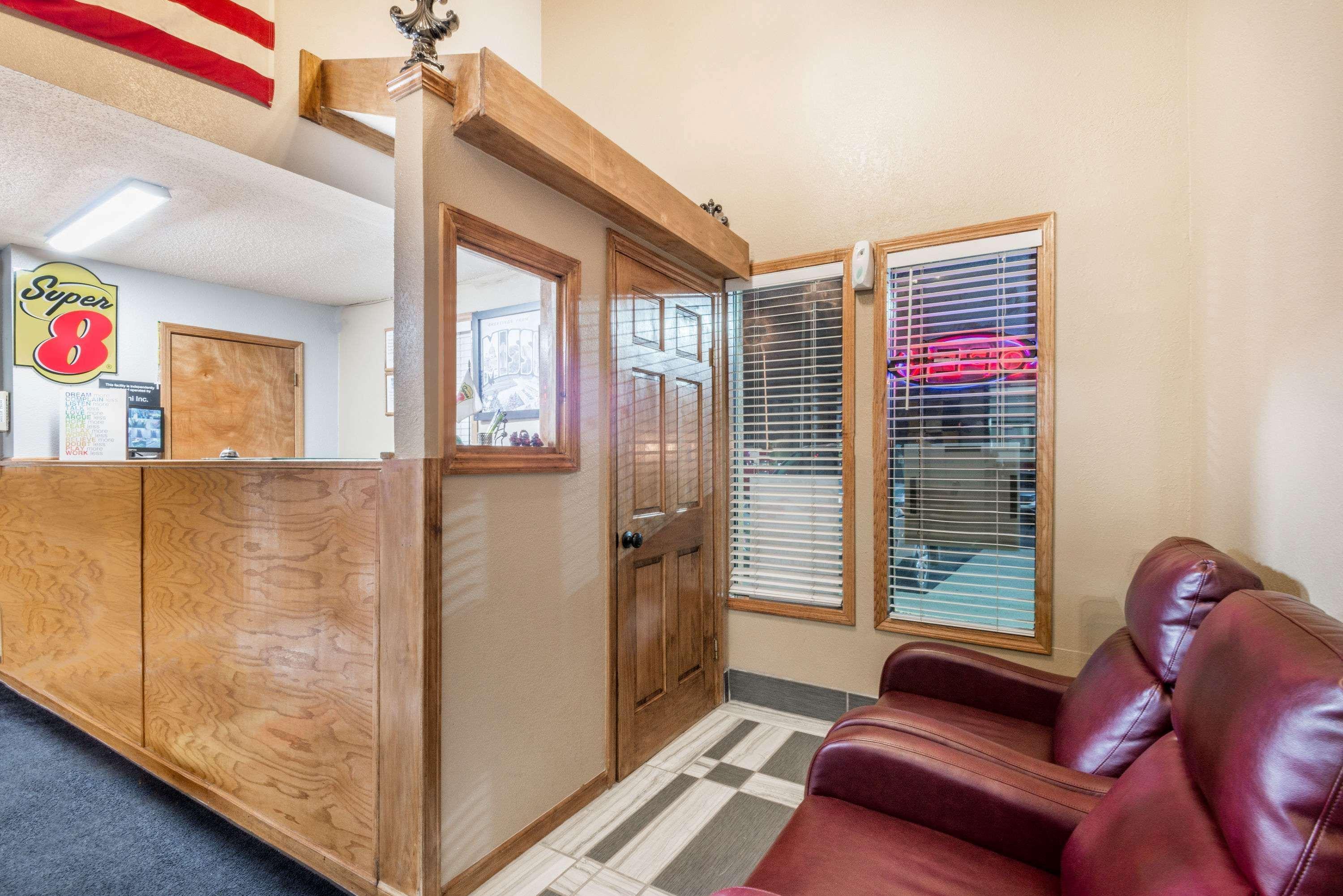 Super 8 By Wyndham Kansas City At Barry Road/Airport Buitenkant foto