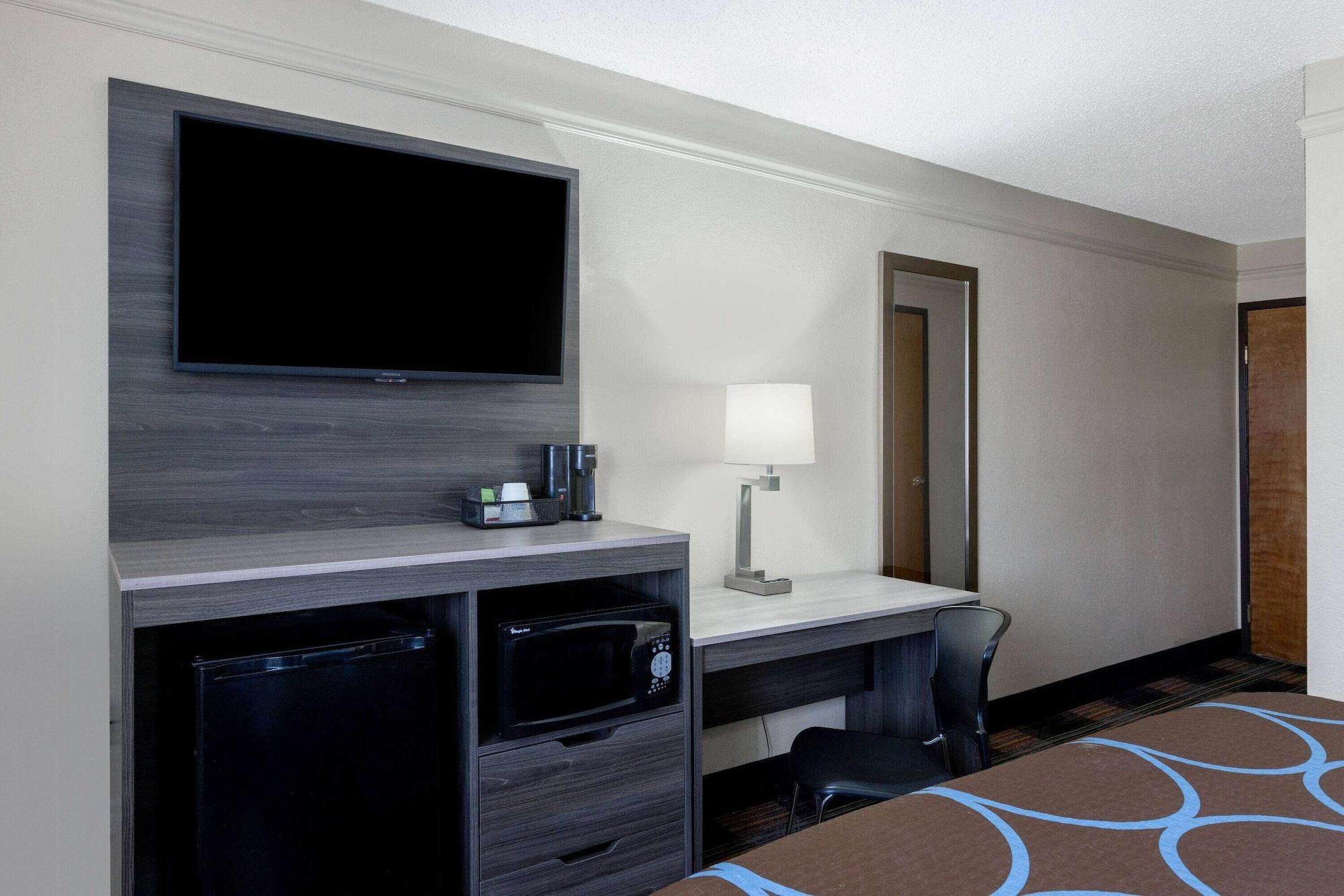Super 8 By Wyndham Kansas City At Barry Road/Airport Buitenkant foto