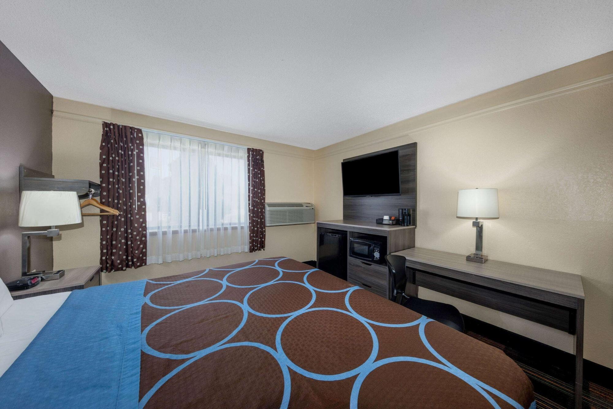 Super 8 By Wyndham Kansas City At Barry Road/Airport Buitenkant foto