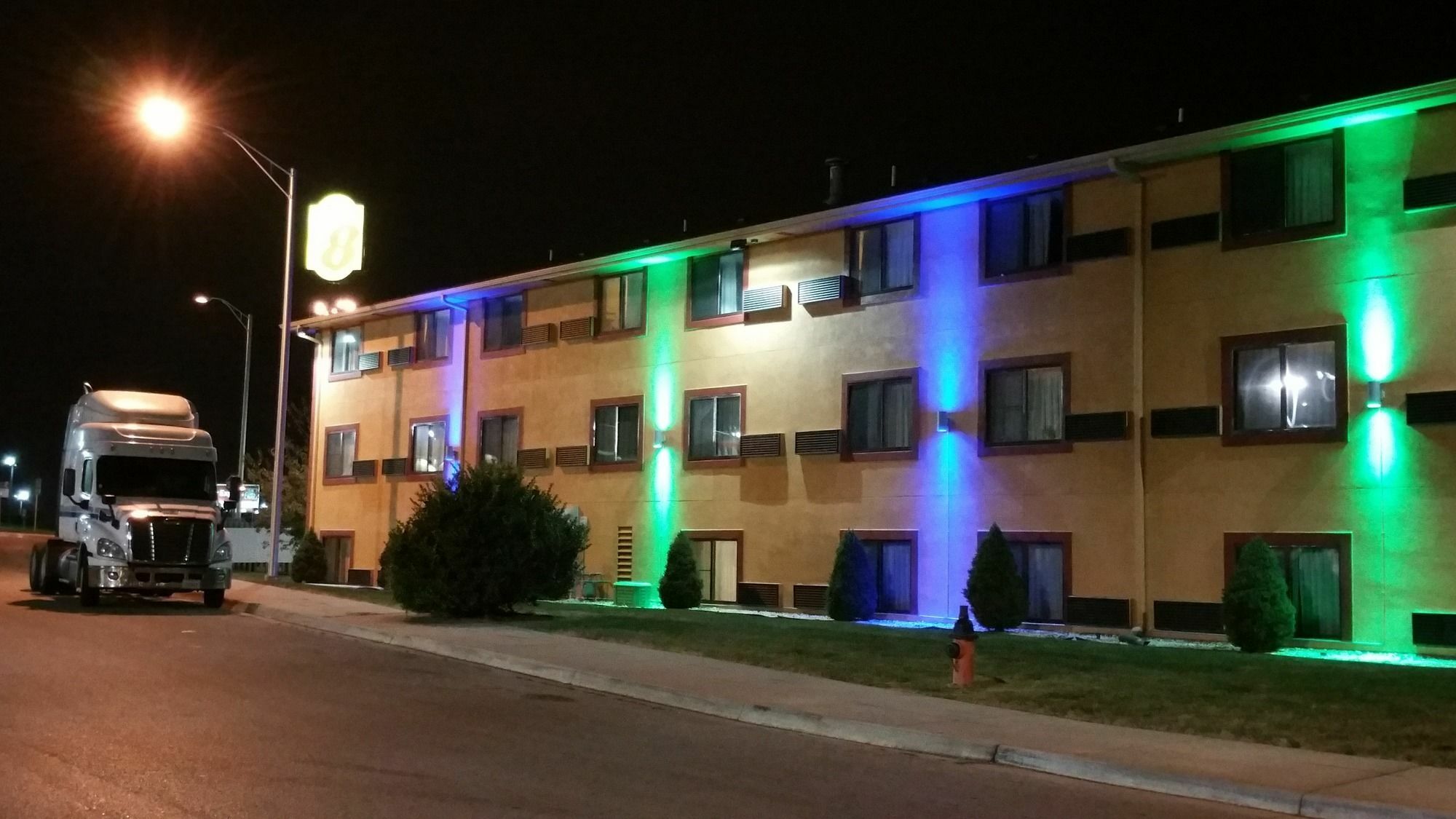 Super 8 By Wyndham Kansas City At Barry Road/Airport Buitenkant foto